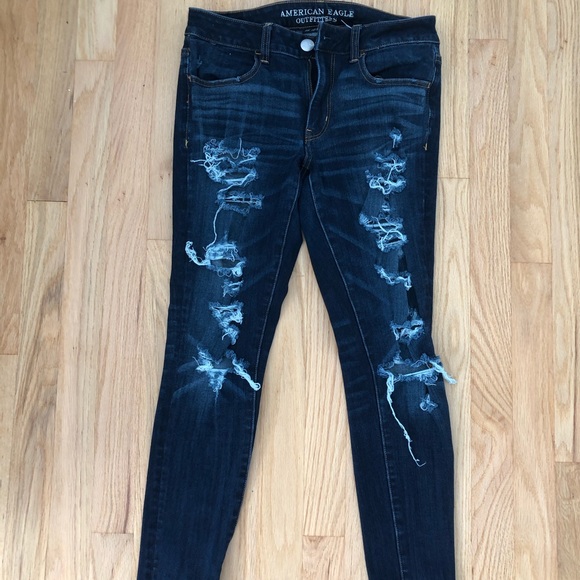 American Eagle Outfitters Denim - American Eagle jeans Size 6 ripped